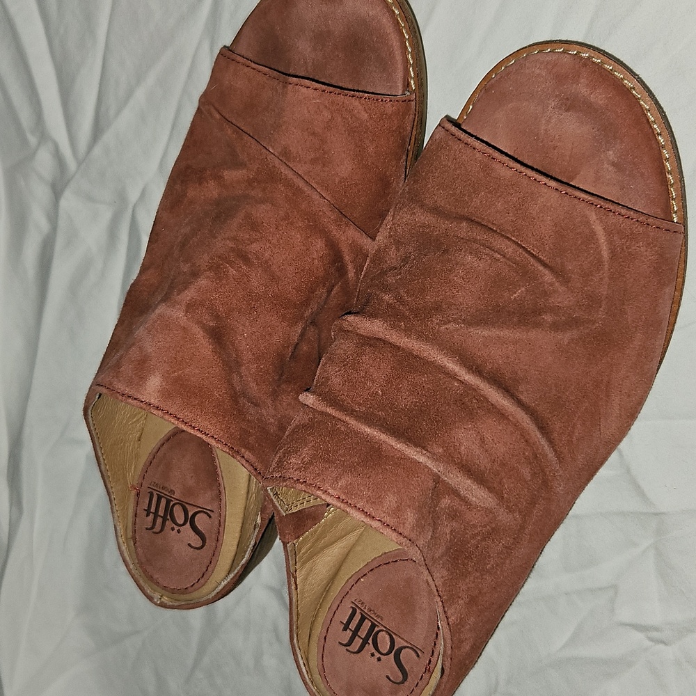 Sofft-Netta Dark Red Suede Sandal - Picture 4 of 4